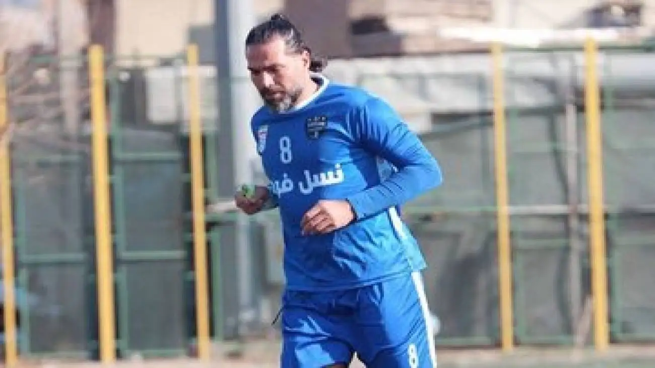 تصویر  -  هشدار یک استقلالی به ساپینتو؛ مسیر تو اشتباه است!