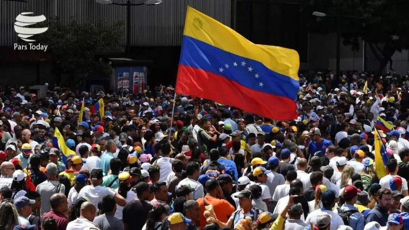 ویدیو  -  مخالفان مادورو به خیابان های کاراکاس ریختند