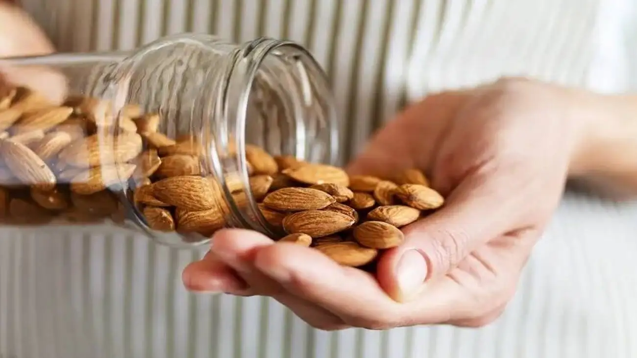 چرا کودکان باید با این آجیل روز خود را آغاز کنند؟