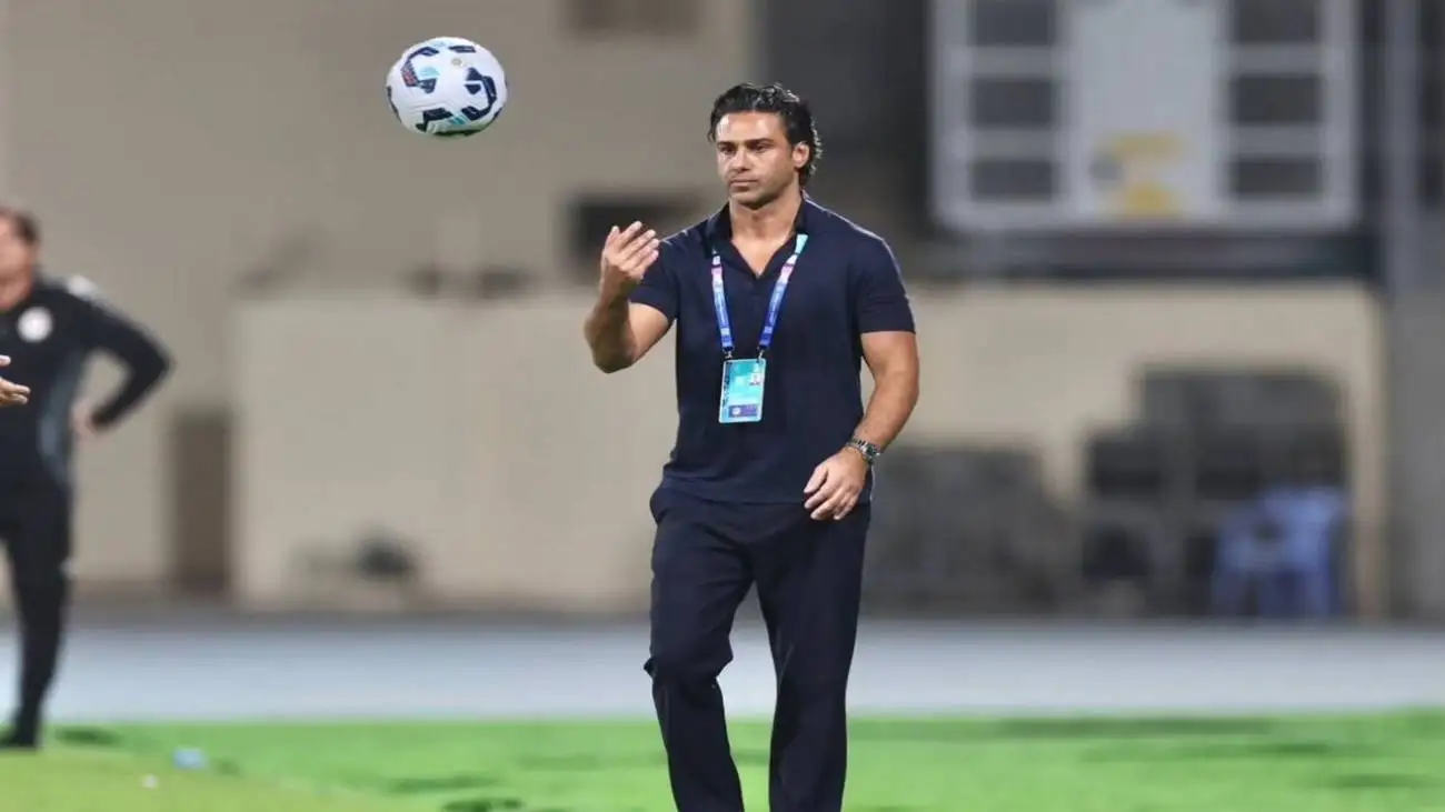 تصویر  -  گشت وگذار فرهاد مجیدی و پسرش در امارات