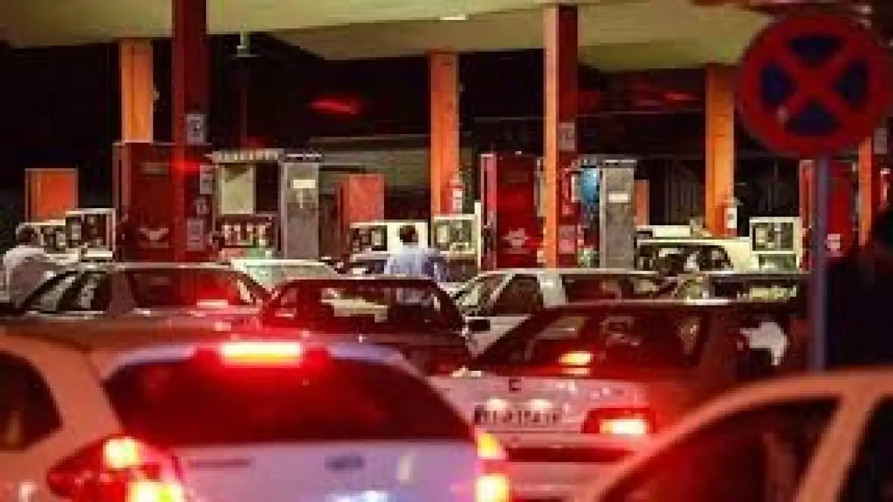 یک پمپ بنزین در تهران آتش گرفت؛ دلیل اعلام شد