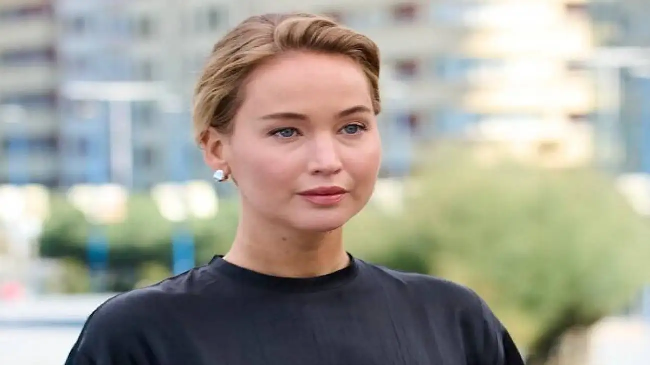 جنیفر لارنس: سلبریتی ها باید کمتر حرف بزنند