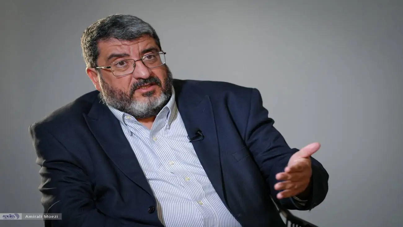 ویدیو  -  فواد ایزدی: از این به بعد هر کسی گفت می روم با آمریکا توافق کنم، به او بخندید!