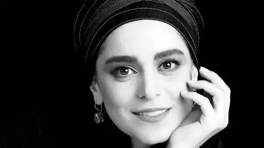 فیلم   -   آواز دلنشین و تسکین دهنده غزل شاکری ...  -  خانم بازیگر همه را مبهوت کرد