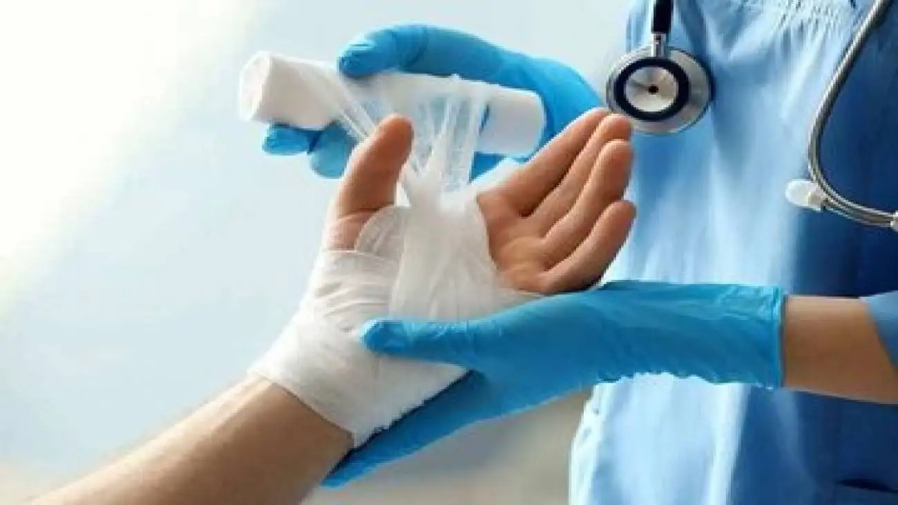 حتی یک تخت سوختگی در کشور وجود ندارد؛ قیمت لباس سوختگی 2 تا 40 میلیون تومان -   رسانه ملی فقط به فکر درآمدزایی است