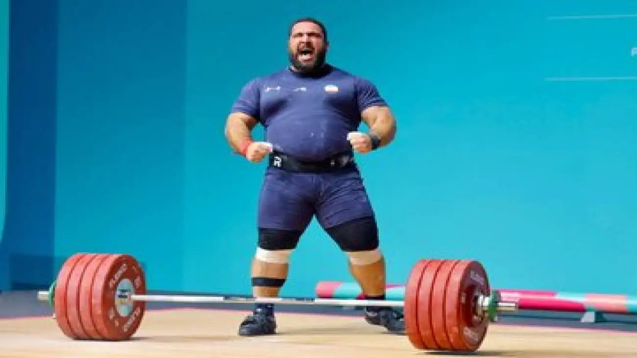 عکس -  پیام نایب قهرمان المپیک برای مدال آور ایران در ریاض با قلب قرمز