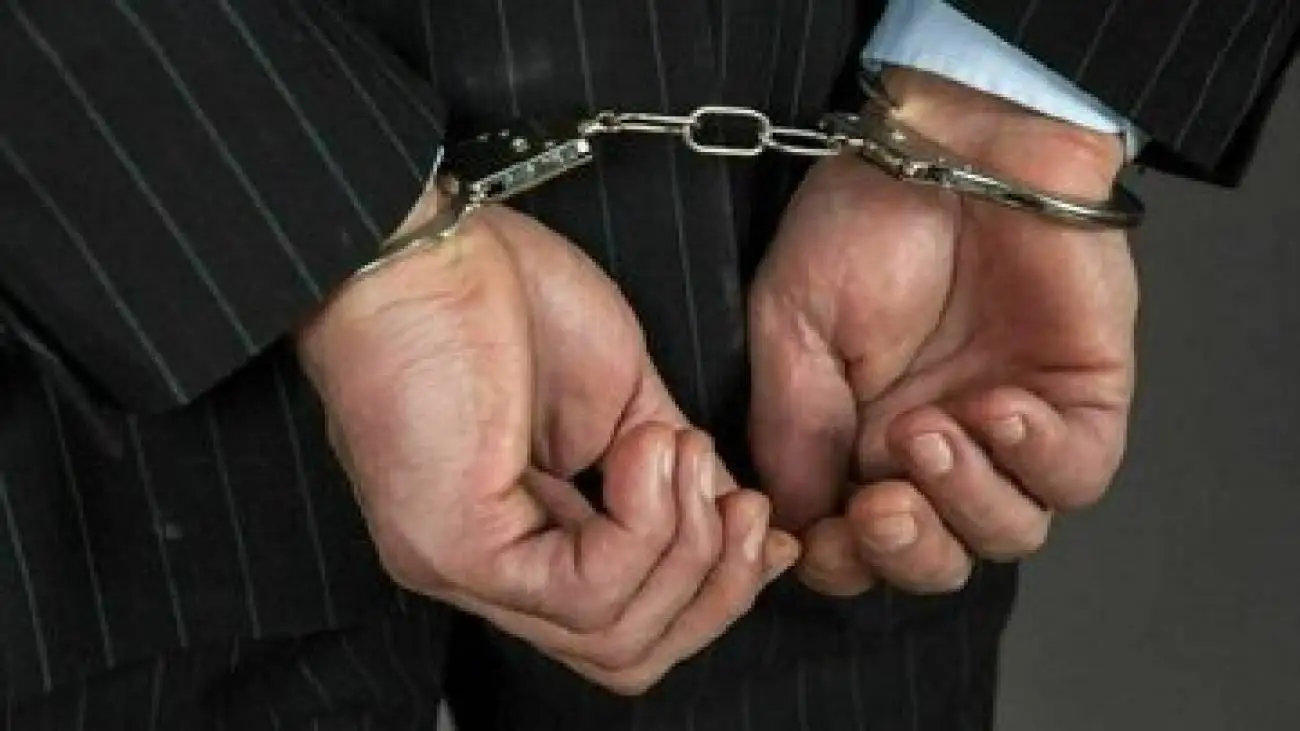 بازداشت 3 کارمند شهرداری و یک عضو شورای این شهر