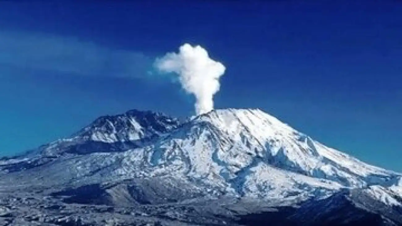 غرش (تفتان) در دل منطقه زمین لرزه خیز مکران؛ آیا جنوب شرق ایران در آستانه فعالیت آتشفشانی است؟ -  آخرین فعالیت تفتان مربوط به نیم قرن پیش