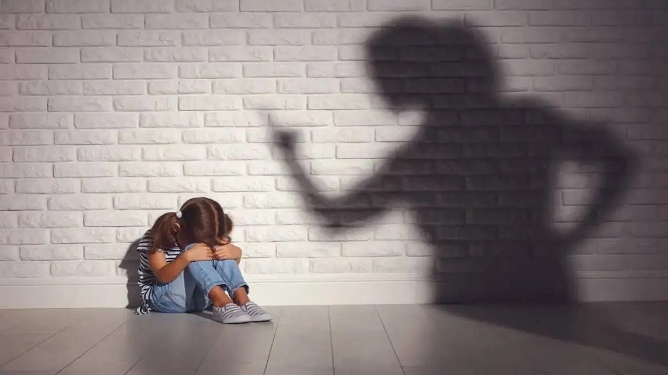 والدین عزیز، کمتر مقایسه کنید  -  دوستم ازدواج کرده و می ترسم به مادرم بگویم