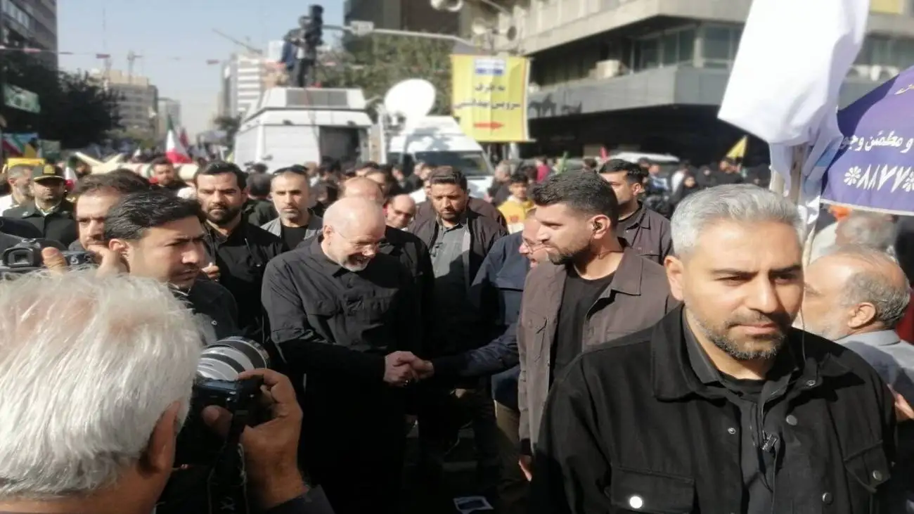 ویدیو  -  روایت قالیباف از ریشه شکل گیری شعار (مرگ بر آمریکا)