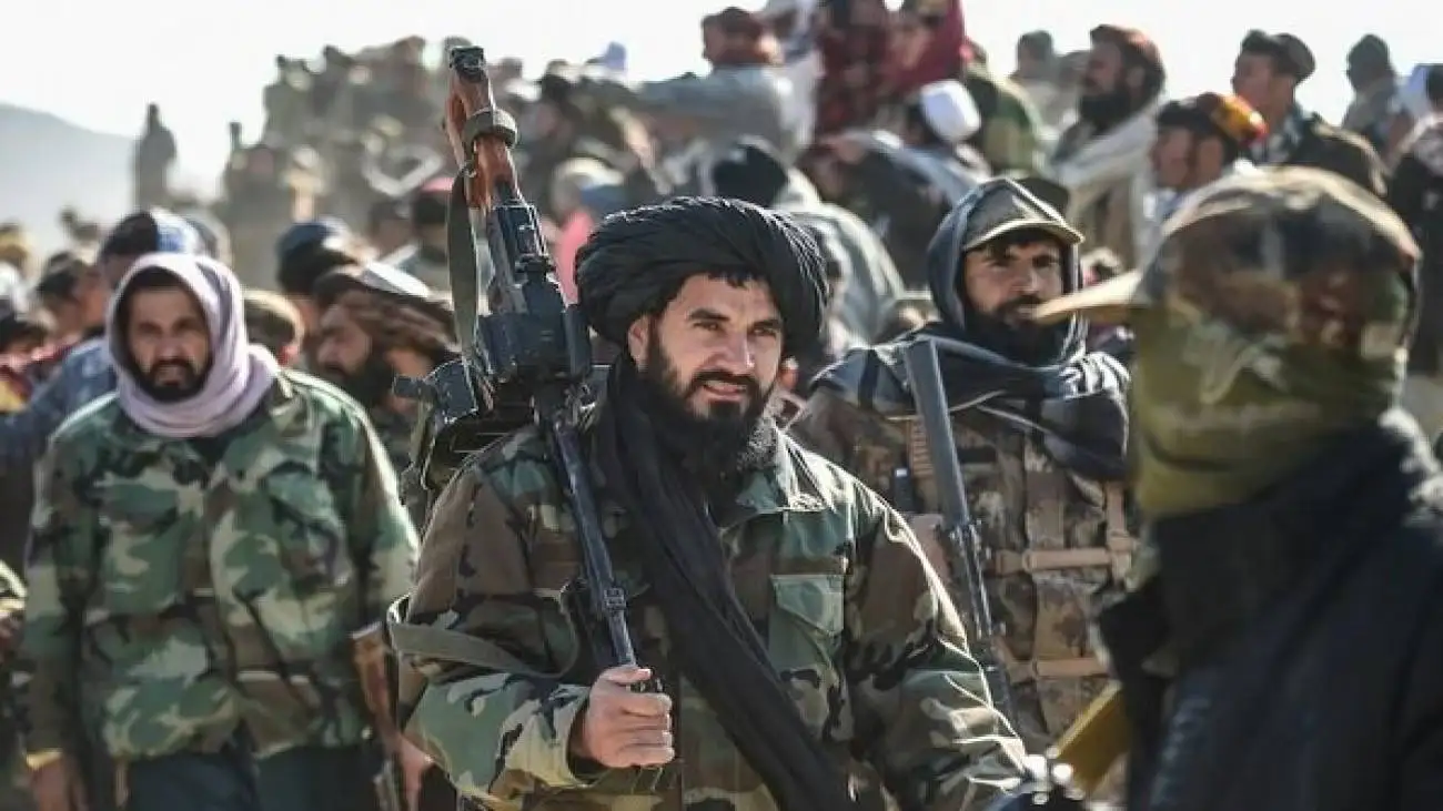 ویدیو  -  لحظه بمباران پایگاه های نظامی افغانستان توسط نیروهوایی ارتش پاکستان