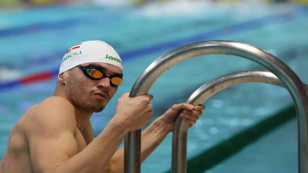 این جوان نخستین طلای تاریخ شنا را در بازی کشورهای اسلامی کسب کرد + ویدئو