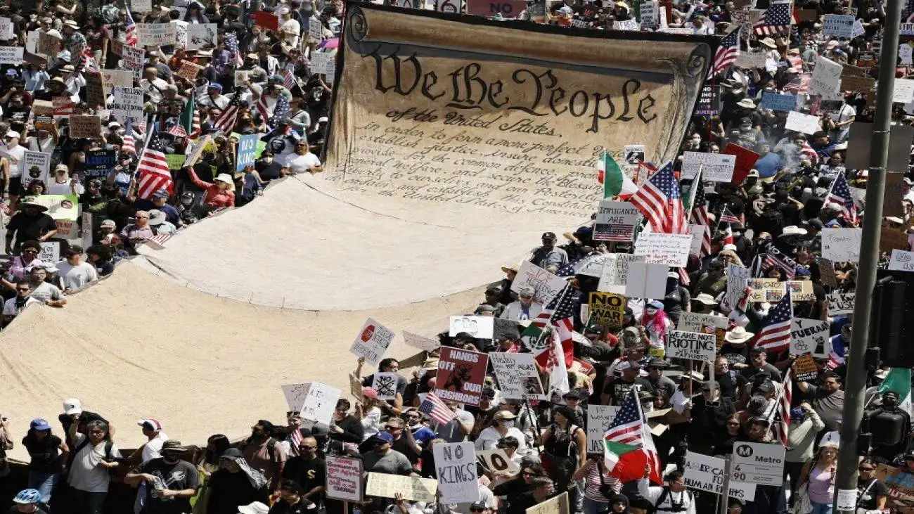 اعتراضات میلیونی بر علیه پادشاهی ترامپ  -  بررسی سابقه اعتراضات سراسری بر علیه ساختارهای ظالمانه حاکم در آمریکا
