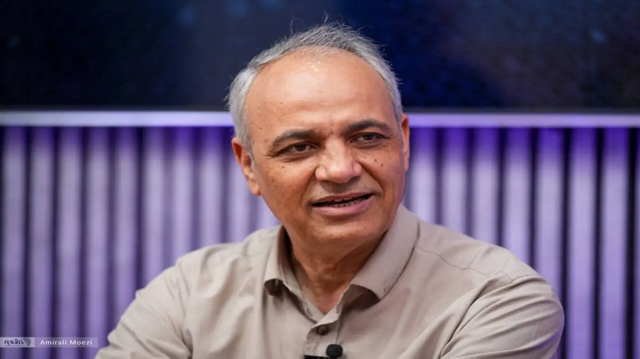 ببییند  -  احمد زیدآبادی در مناظره با رسایی: همه کشورها رابطه عادی با آمریکا دارند