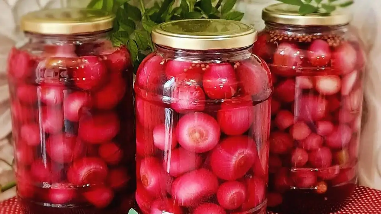 ترشی پیاز ؛ ترفند خوش رنگ شدن این خوشمزه زمستانی