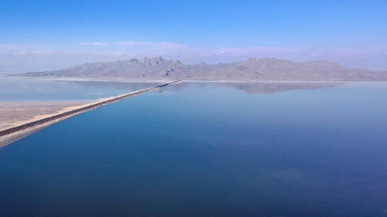 دریاچه ارومیه پر آب شد  -  ویدئو