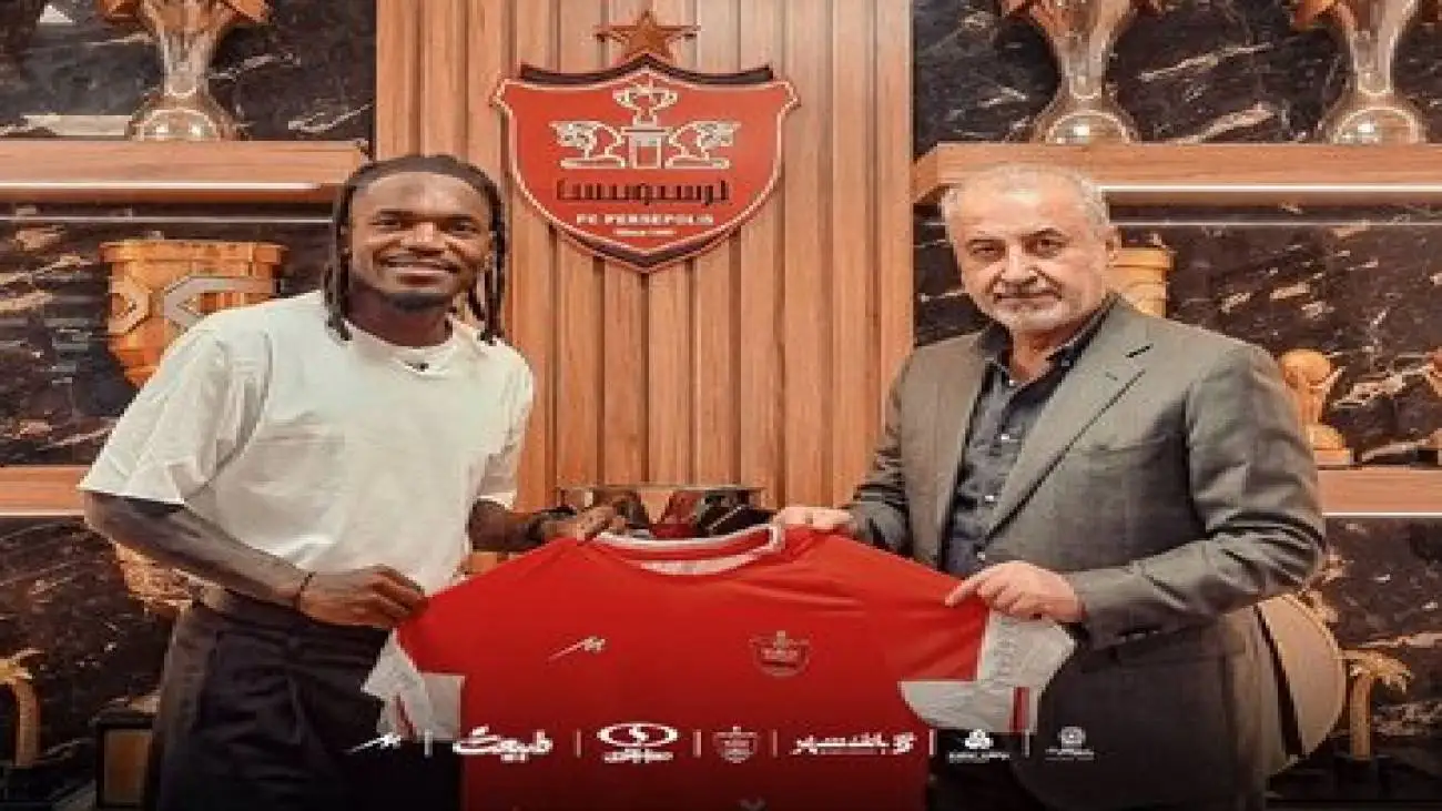 تصویر  -  نخستین تصویر از بیفوما با لباس پرسپولیس