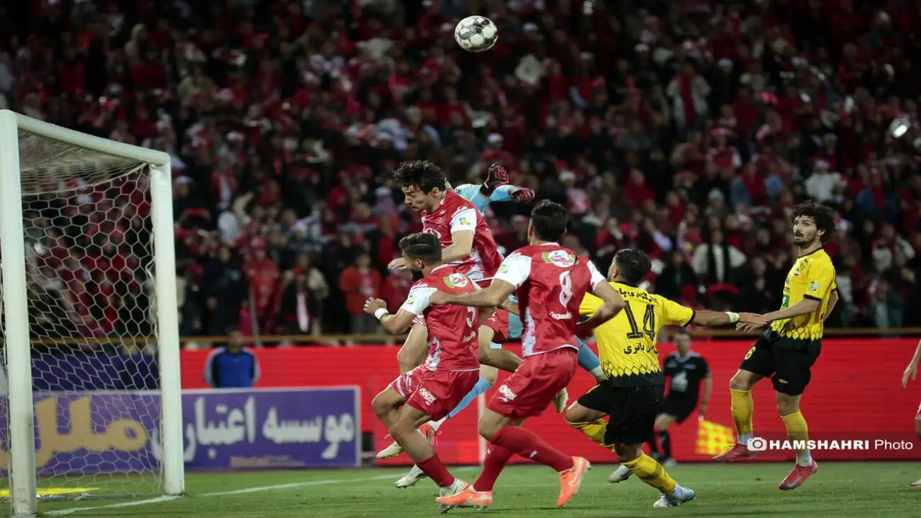 مدیر پرسپولیس توهین کرد؛ ما هم جلسه خبری را قطع کردیم