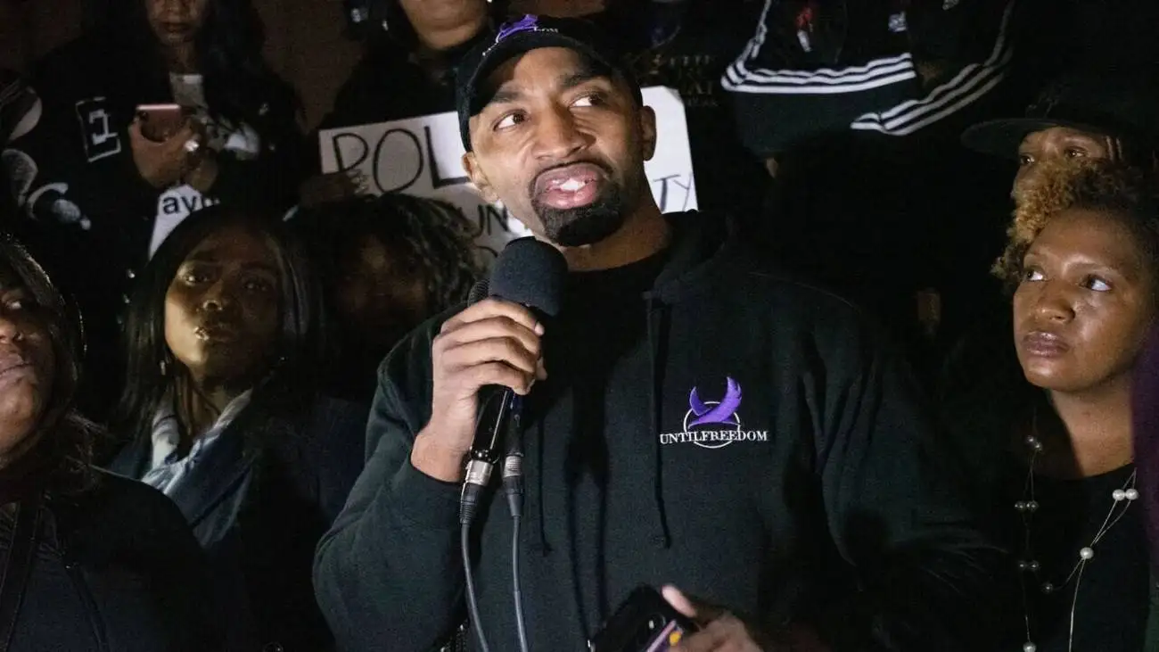 رپر سابقه دار مشاور شهردار شد+ تصویر  -  او هفت سال در زندان بوده است