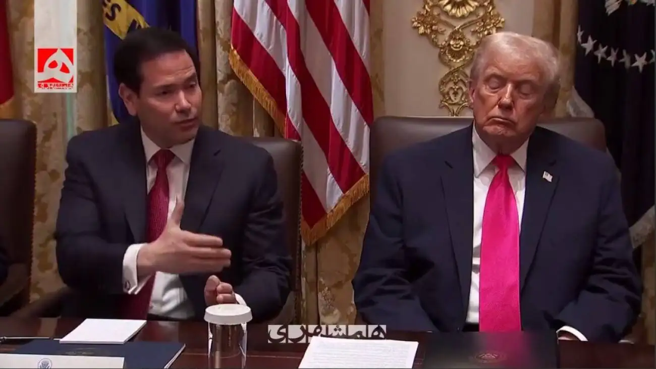 خوابیدن ترامپ وسط جلسه رسمی!  -  ویدئو