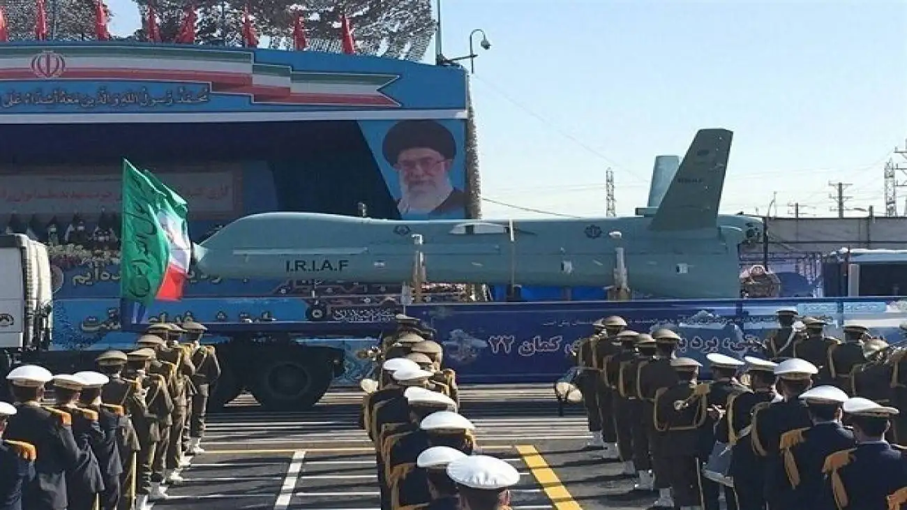 حیرت مهمانان خارجی از توان دفاعی و تجهیزات نظامی ارتش  -  ویدئو