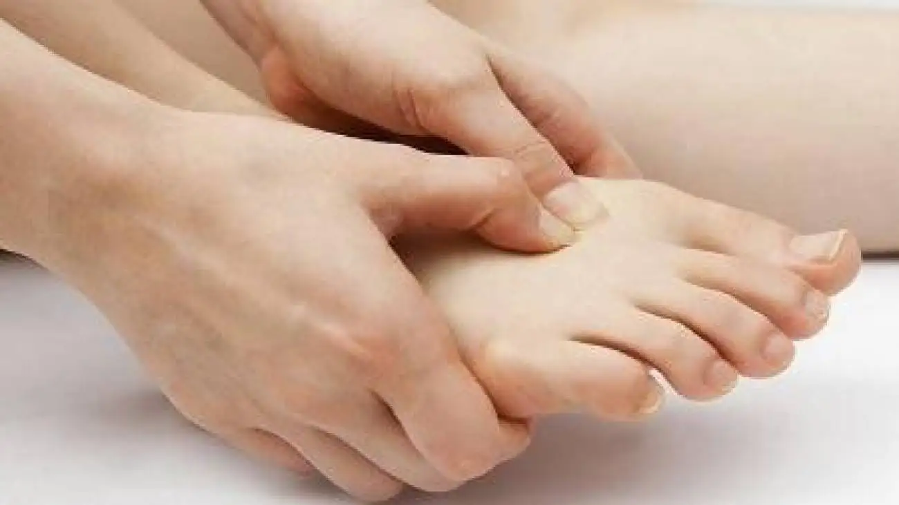 برای اصلاح انگشتان خم شده پا چه کار کنیم؟