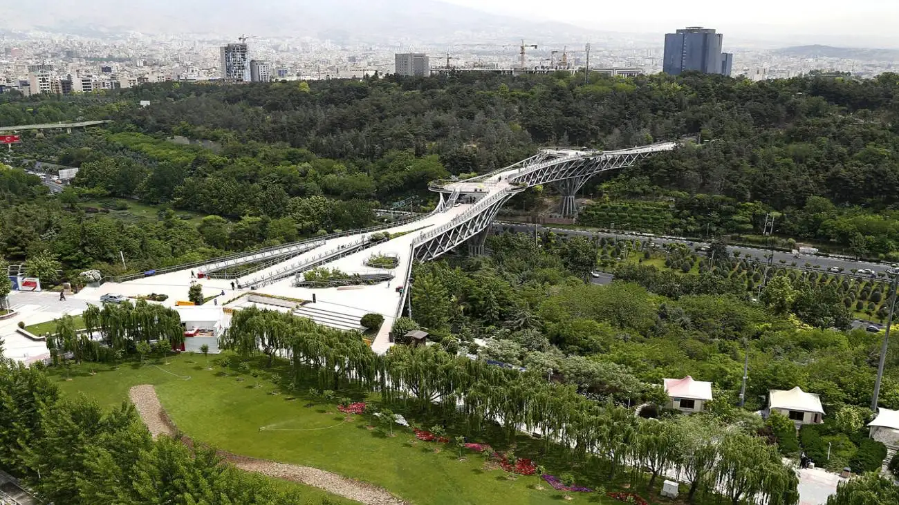 سازه مدرن تهران که پلی به سوی زیبایی های شهر است