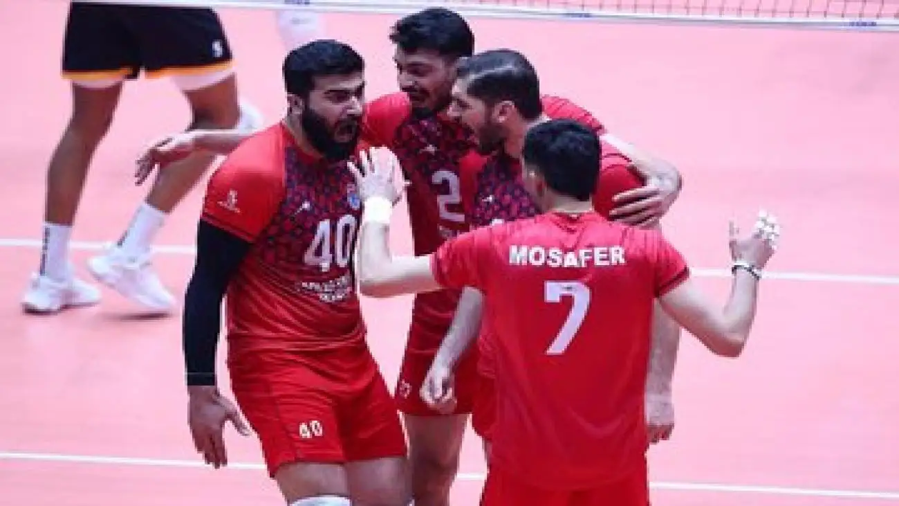 لیگ برتر فولادی شد -  سومین قهرمانی سیرجان زیر باران بطری!
