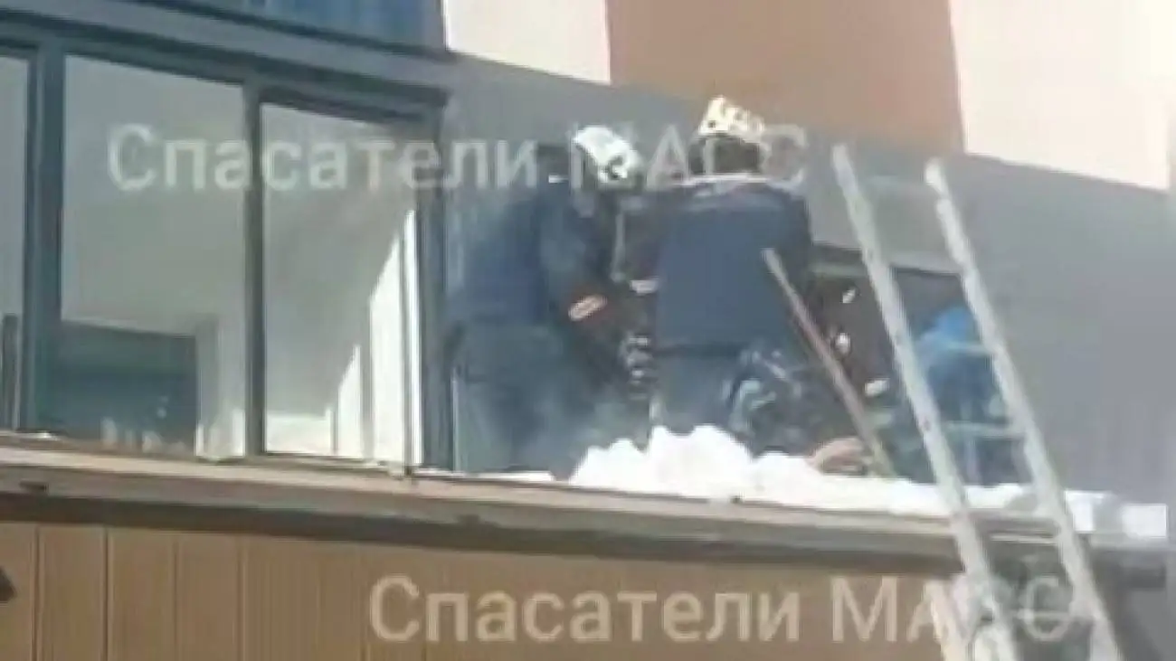 ویدیو  -  اقدام جالب یک زن روس؛ پریدن از طبقه سیزدهم!