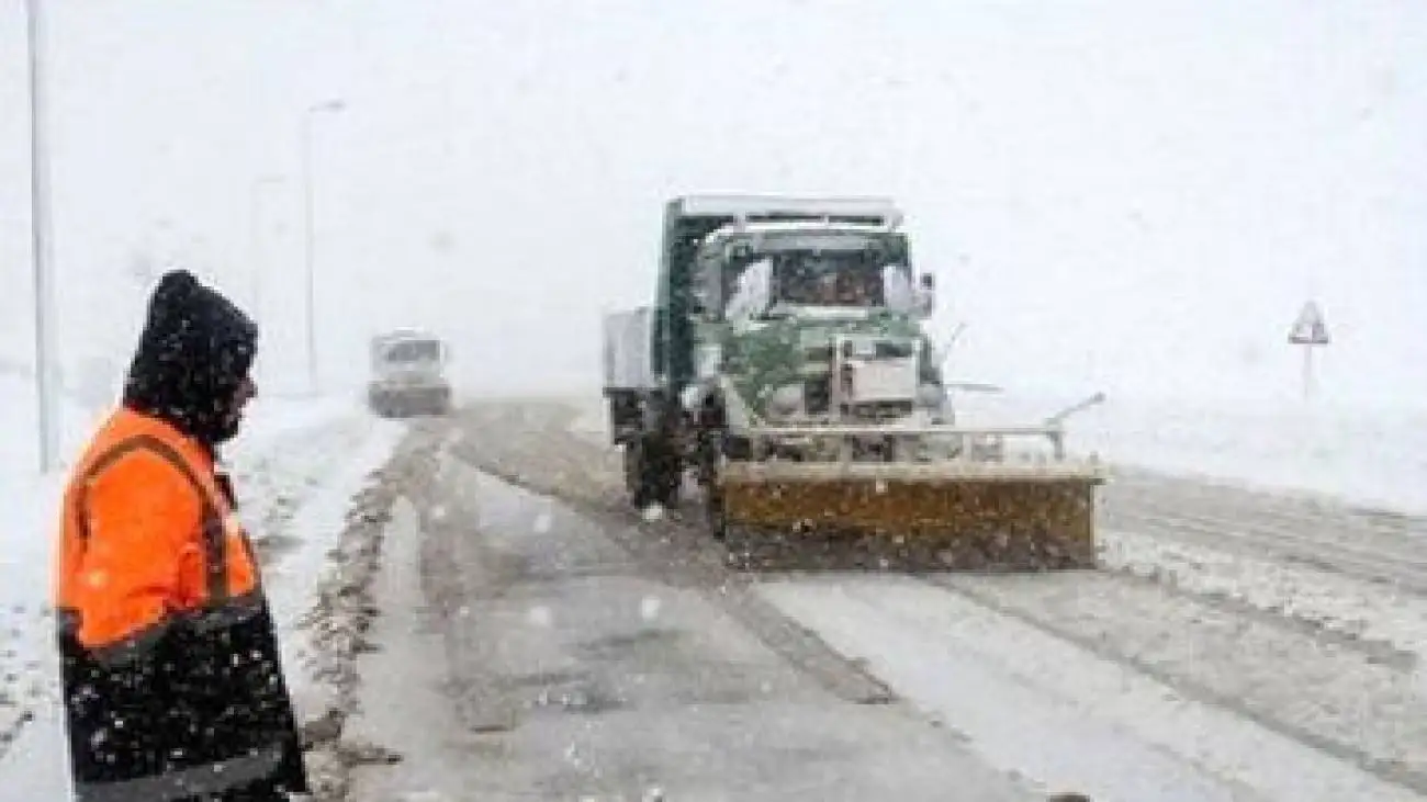 کولاک و برف شدید این سه جاده را بست