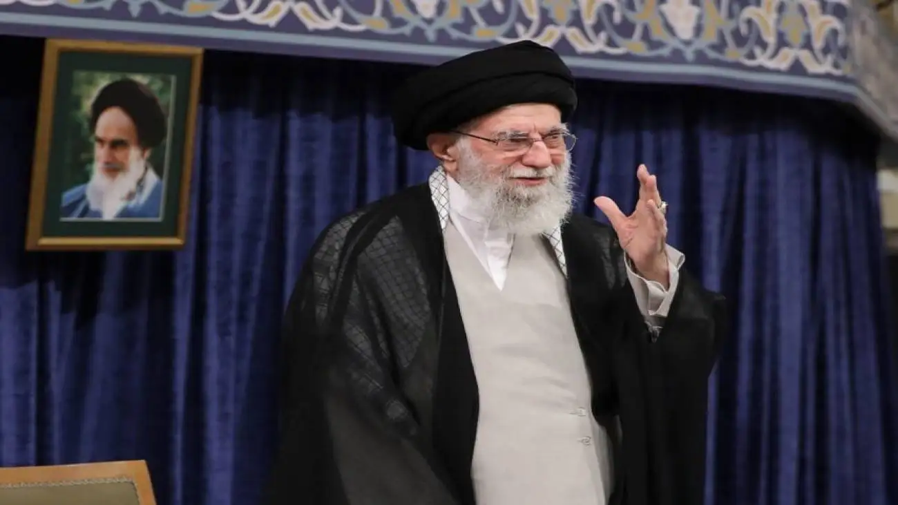 رهبر انقلاب: همه بدانند خدای متعال نصرت را برای ملّت ایران تضمین کرده است  -  ویدئو