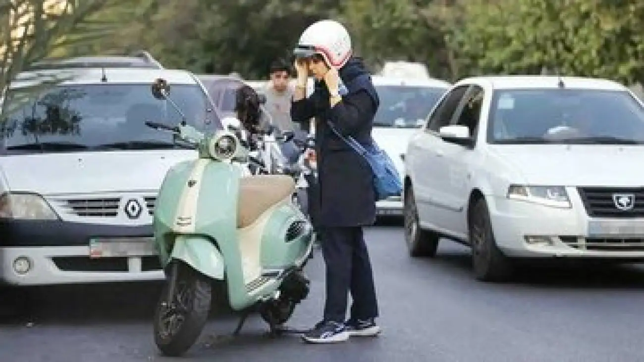 حمایت بی سابقه رئیس پیشین پلیس راهور از صدور گواهینامه موتورسیکلت برای زنان