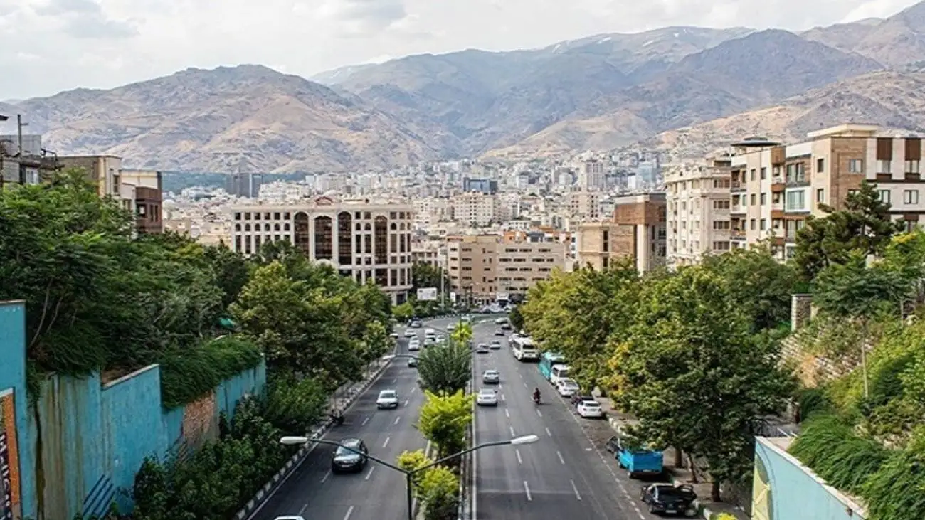 گرد و خاک در راه تهران  -  این مناطق 5 درجه خنک می شود