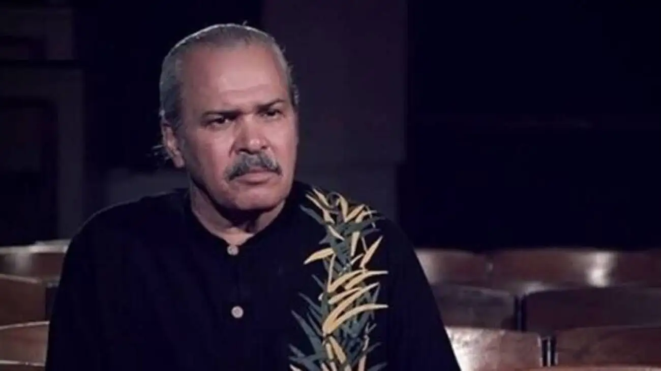 ویدیو  -  عصبانیت آقای بازیگر از یک طرفدار در مراسم ختم: چرا فیلم می گیری؟