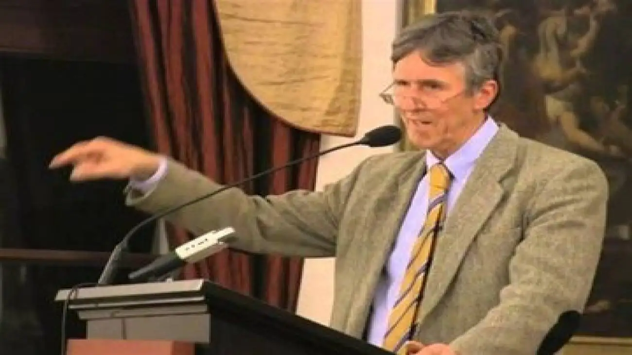 مایکل جونز: رواج بی حجابی در ایران، نقشه سازمان سیا است