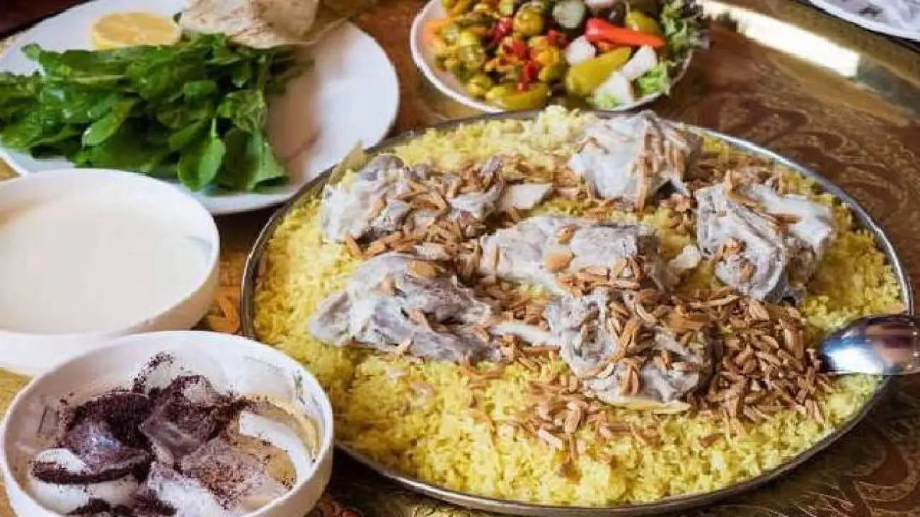 درست کردن منسف؛ غذای محلی و لذیذ اردنی