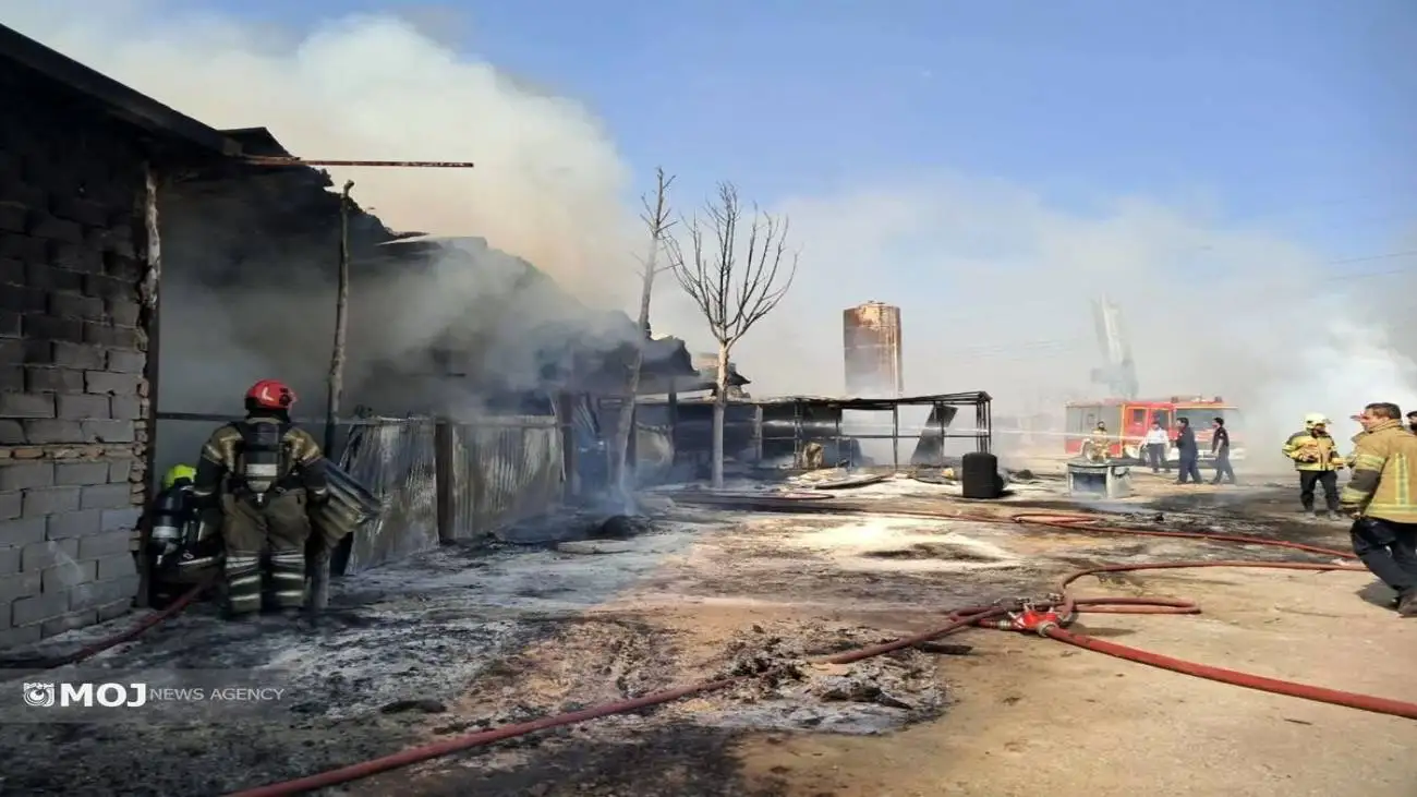 ویدیو  -  آتش سوزی یک گاراژ در مرتضی گرد