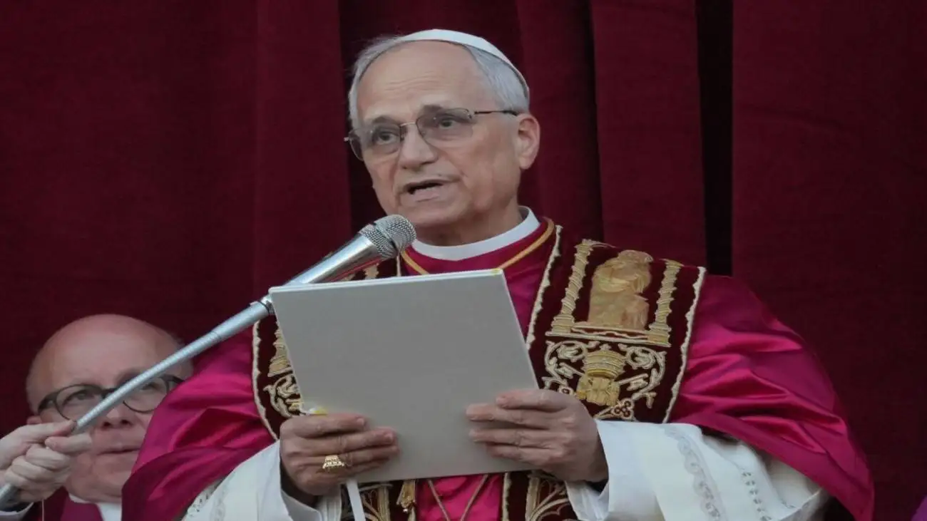 موتورسیکلت پاپ به حراج گذاشته شد + تصاویر  -  قیمت آغاز مزایده + عکس امضای پاپ