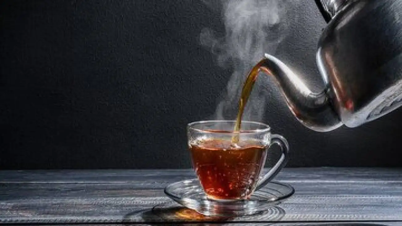 یک باور غلط درمورد نوشیدن چای داغ