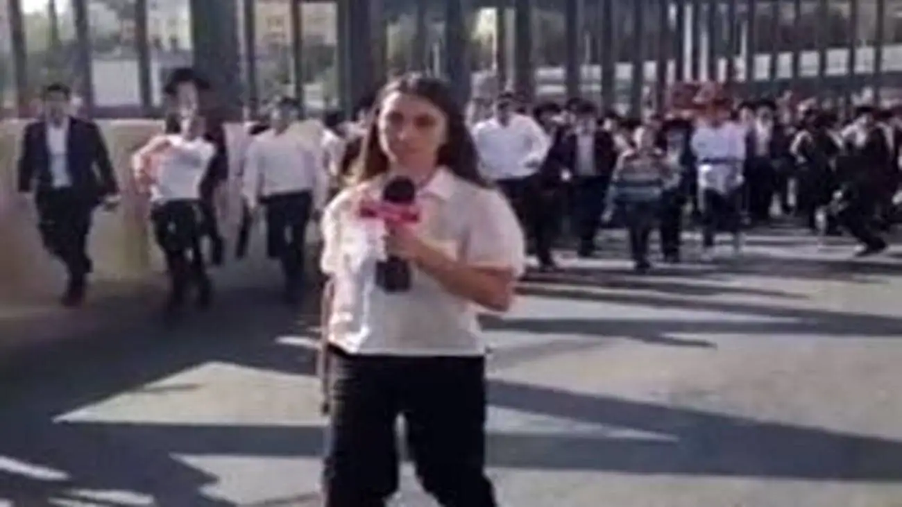 ویدیو  -  خبرنگار اسرائیلی به علت بی حجابی مورد حمله قرار گرفت!