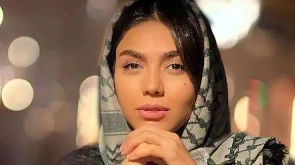 تغییرات جذاب آزاده زارعی بازیگر سریال آوای باران بعد از 10 سال  -   تصاویر سفر آزاده زارعی به دریاچه ارواح!