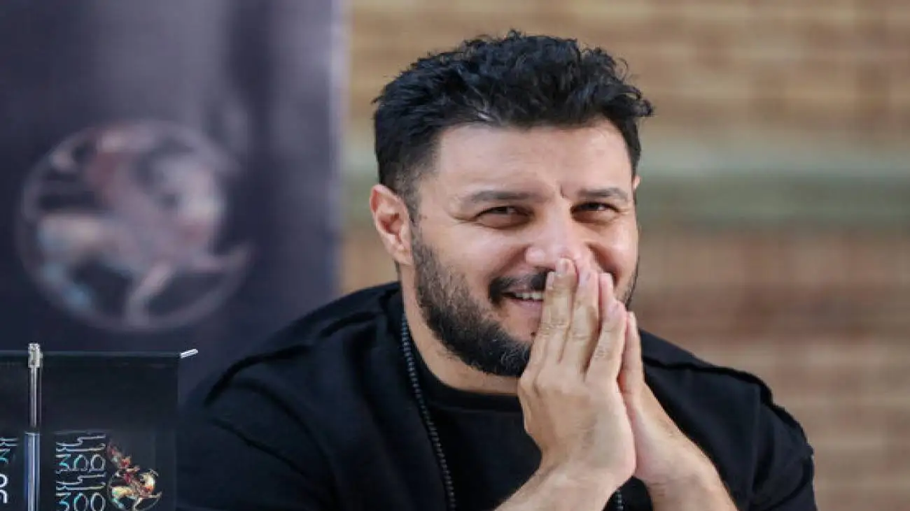 جواد عزتی و مادرش در پشت صحنه سریال وحشی  -  ببینید