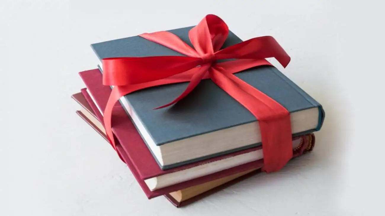 اقدام متفاوت یک کتابفروشی که لبخند به لب مردم آورد