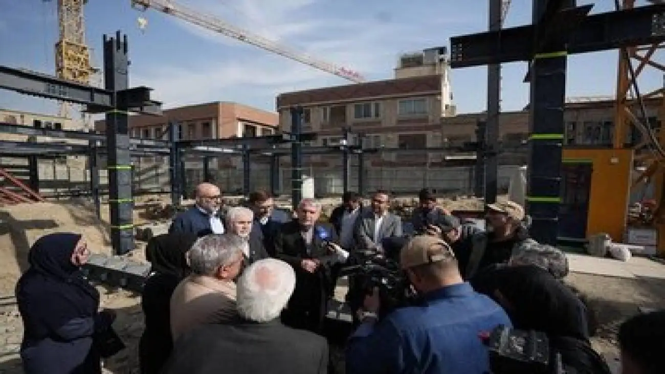 با دستور وزیر ساخت و ساز اطراف کاخ گلستان متوقف شد