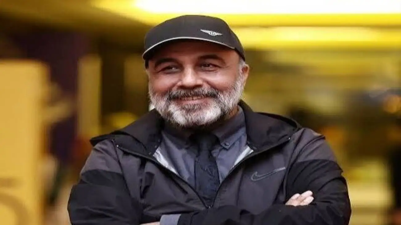 حرف های یواشکی رضا عطاران به الیکا عبدالرزاقی درمورد مهران مدیری!  -   حاشیه های جنجالی جشن حافظ را ببینید