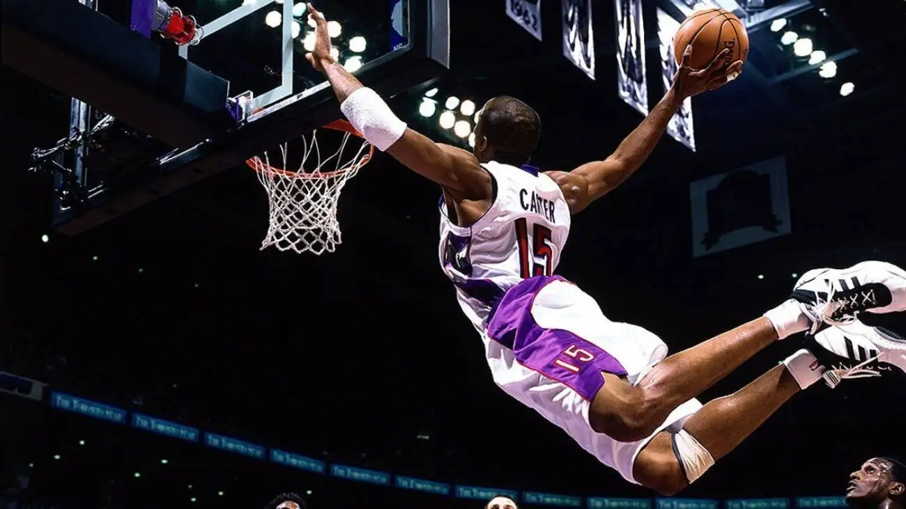 ویدیو  -  پایان تلخ یک اسلم دانک؛ حلقۀ بسکتبال باعث مصدومیت یک بازیکن شد!