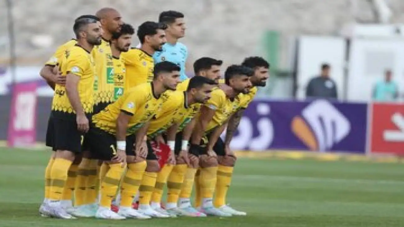 اعتراض سریع سپاهانی ها به داوری بازی؛ دو پنالتی ما سوخت!