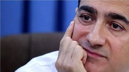 آواز باشکوه همایون شجریان با چگونه از غم عشقت دبی متحول کرد -  دبی همچین اجرایی به خودش ندیده