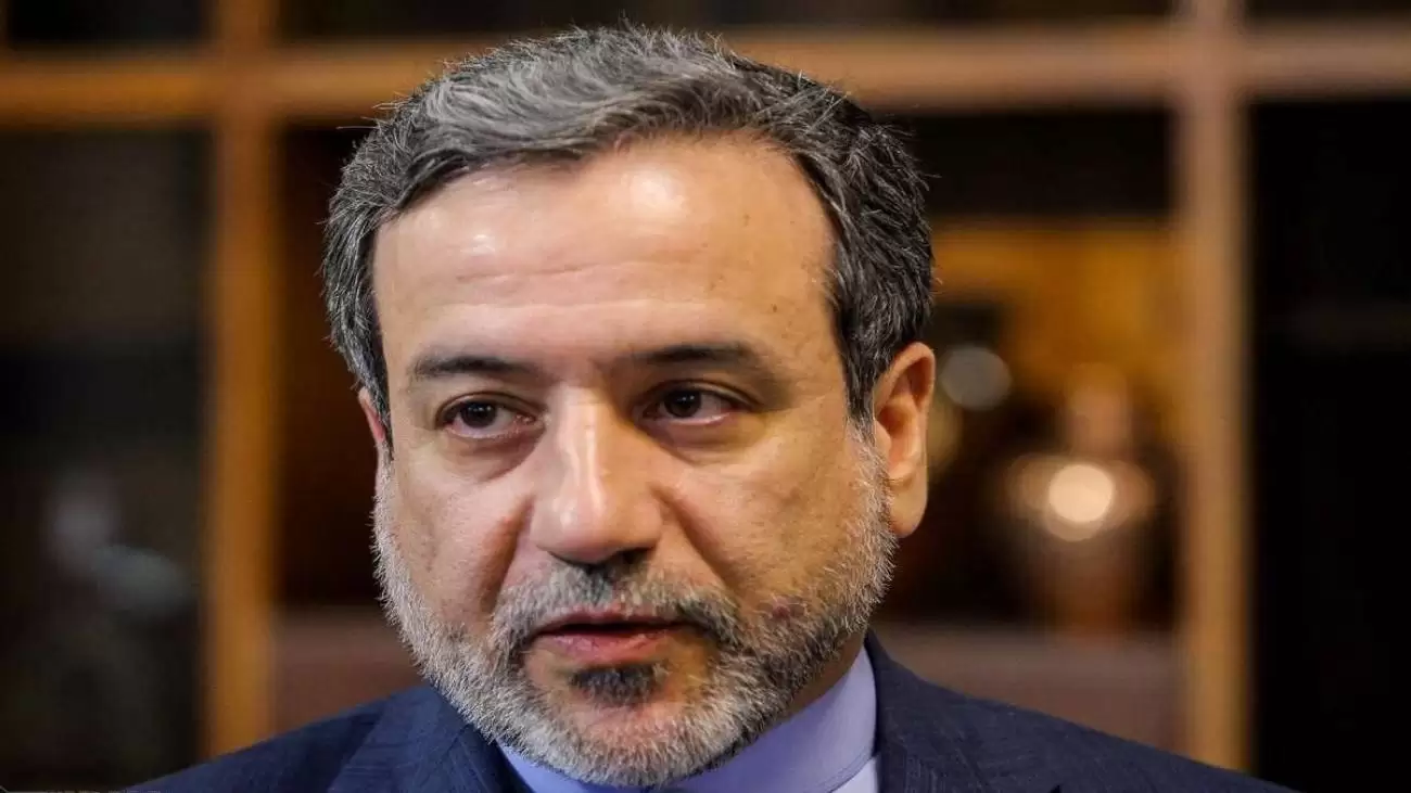 حضور عراقچی در منزل شهید امیرعبداللهیان