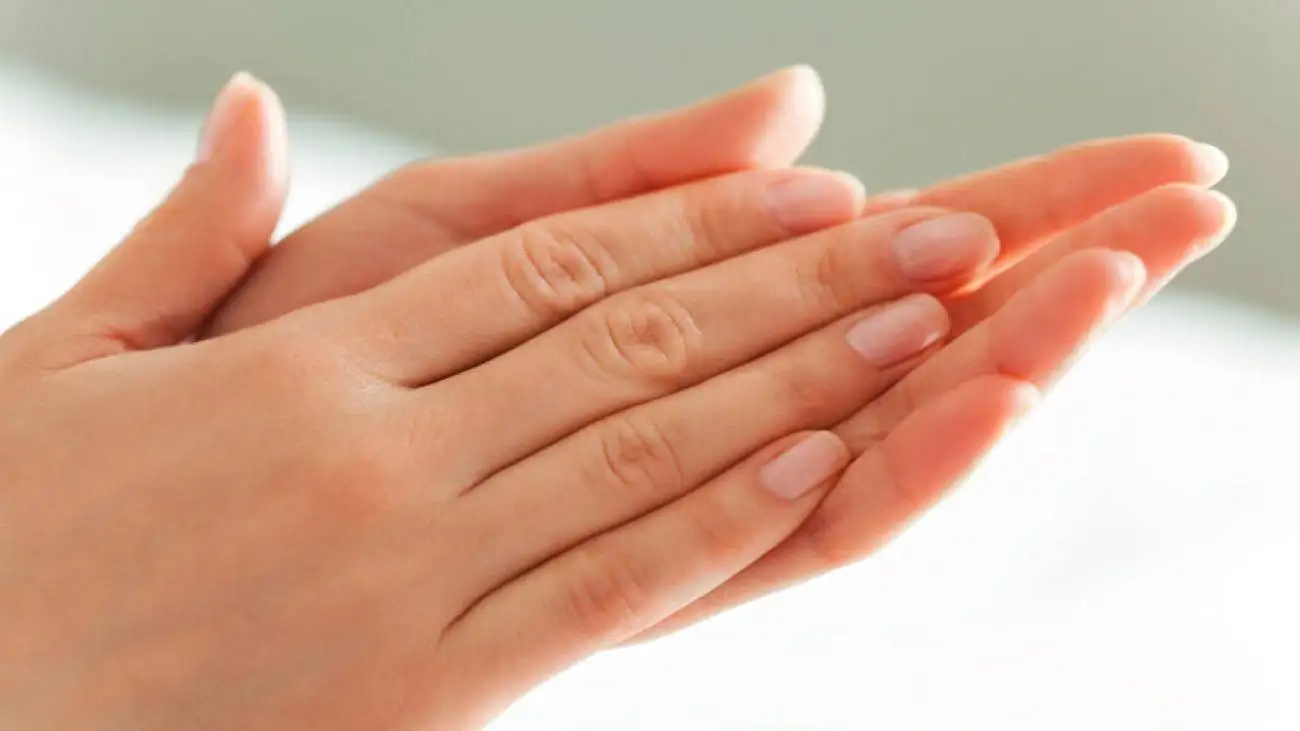 دلیل زبری و پوسته پوسته شدن پوست ؛ چطور می توان از آن پیشگیری کرد؟
